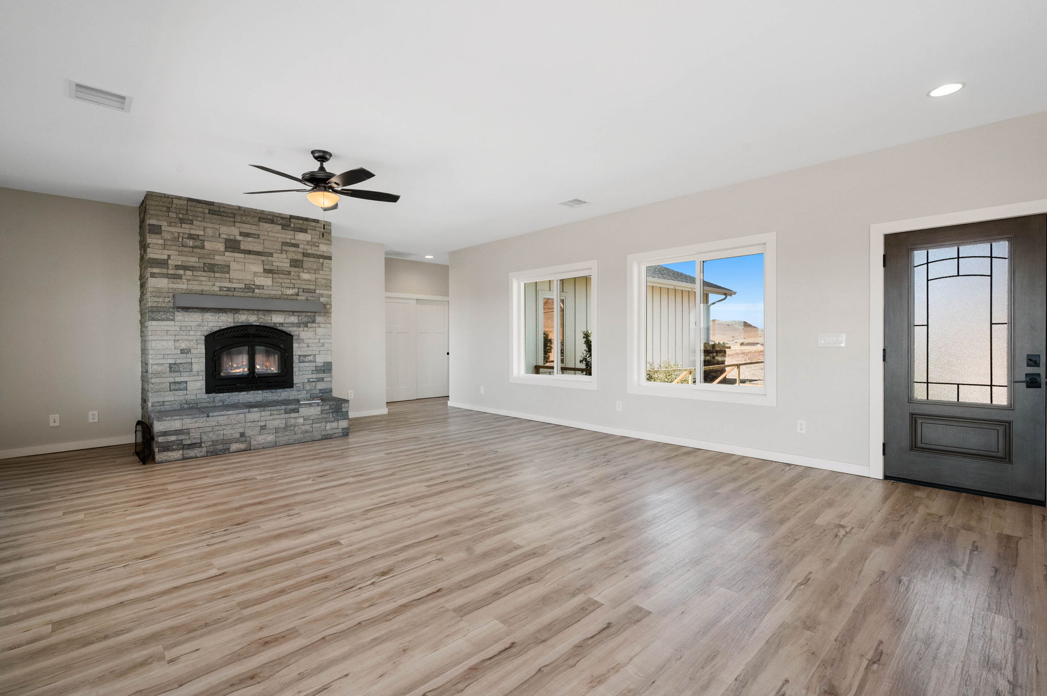 Living Room (2)