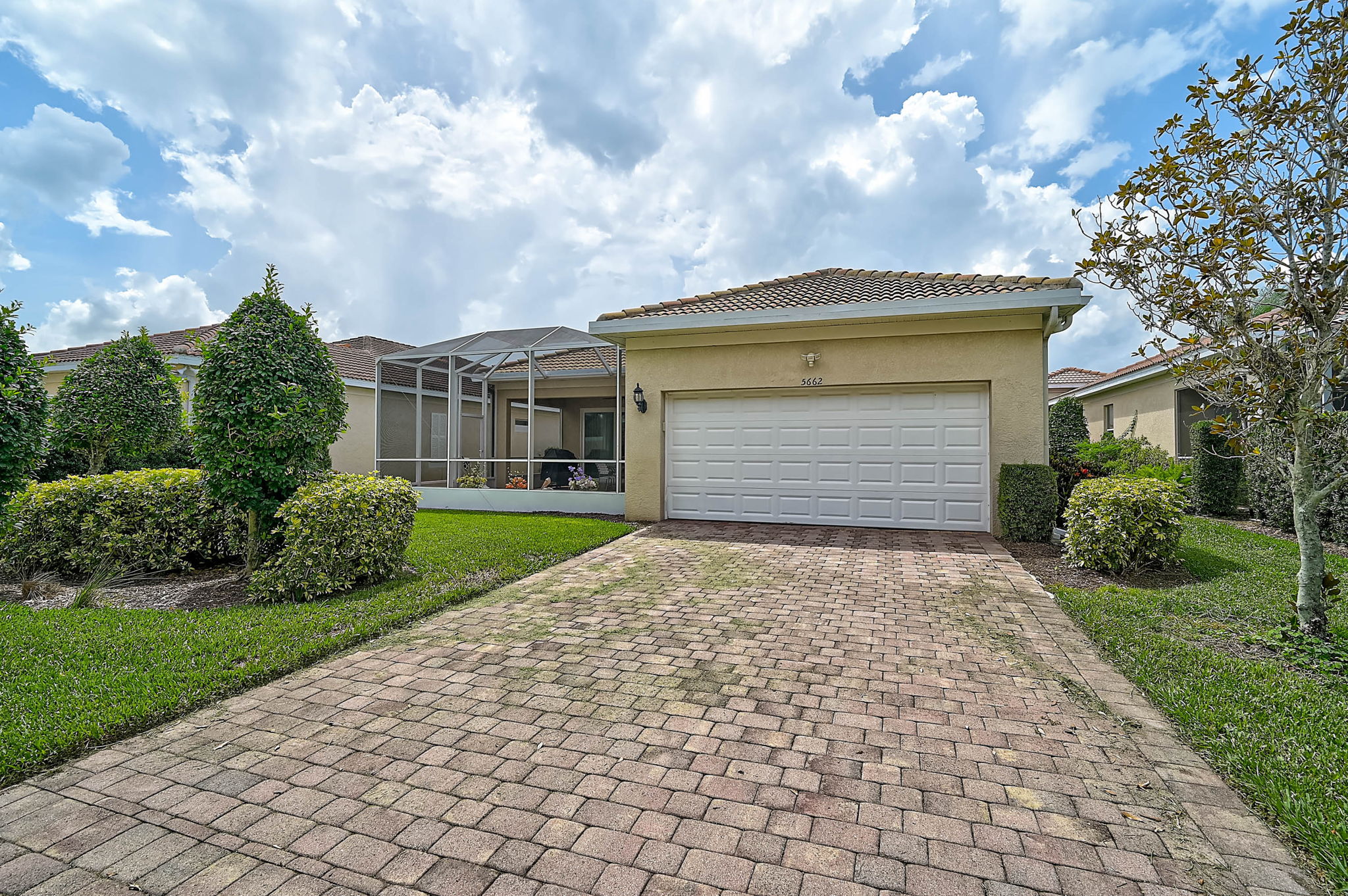 5662 Fossano Dr-32