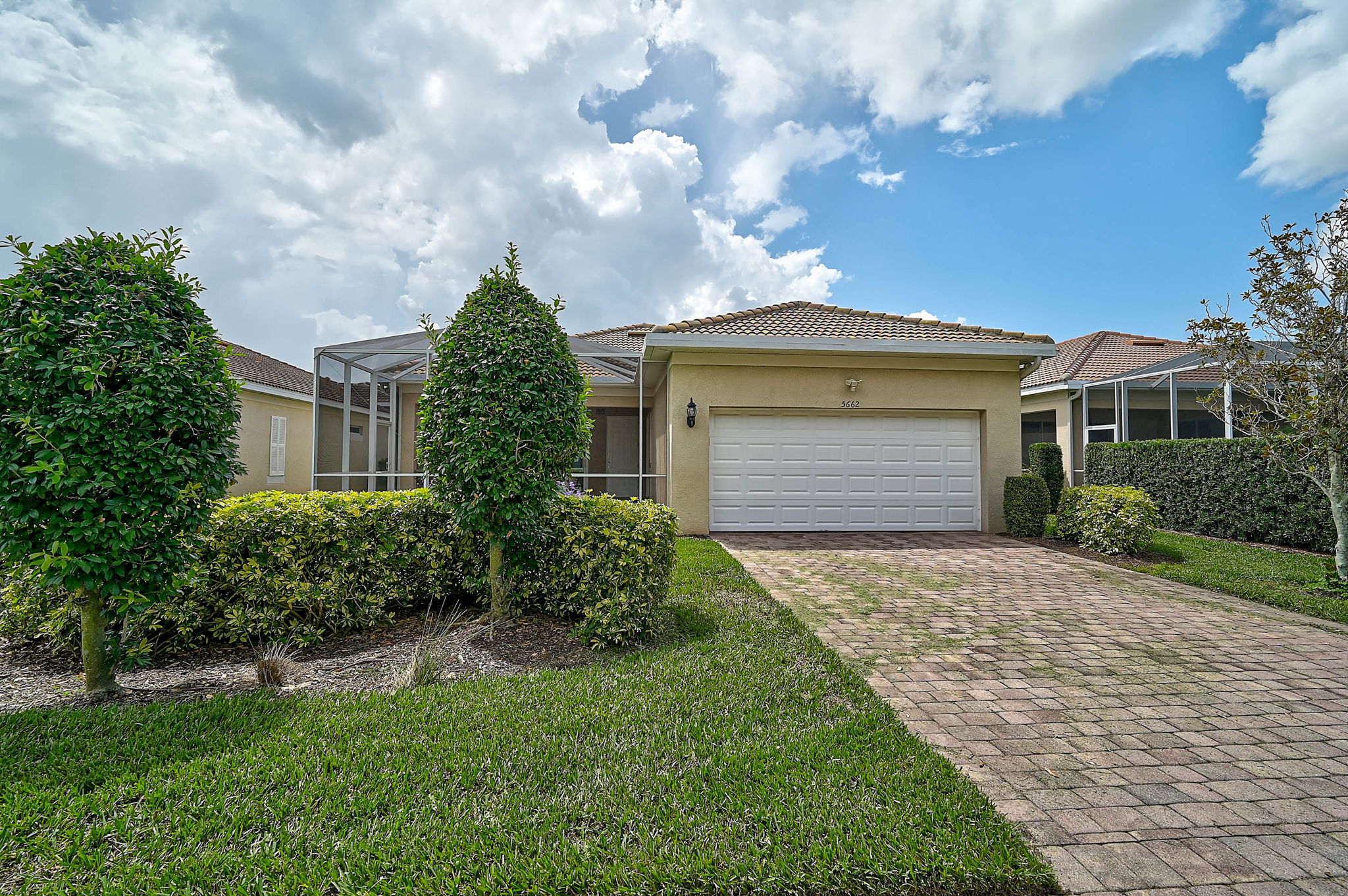 5662 Fossano Dr-33