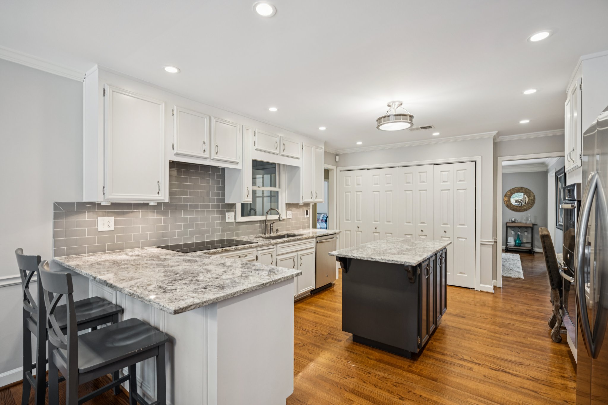 Local_Flavor_films-5662 Queensborough, Dunwoody, GA 30338-156.jpg