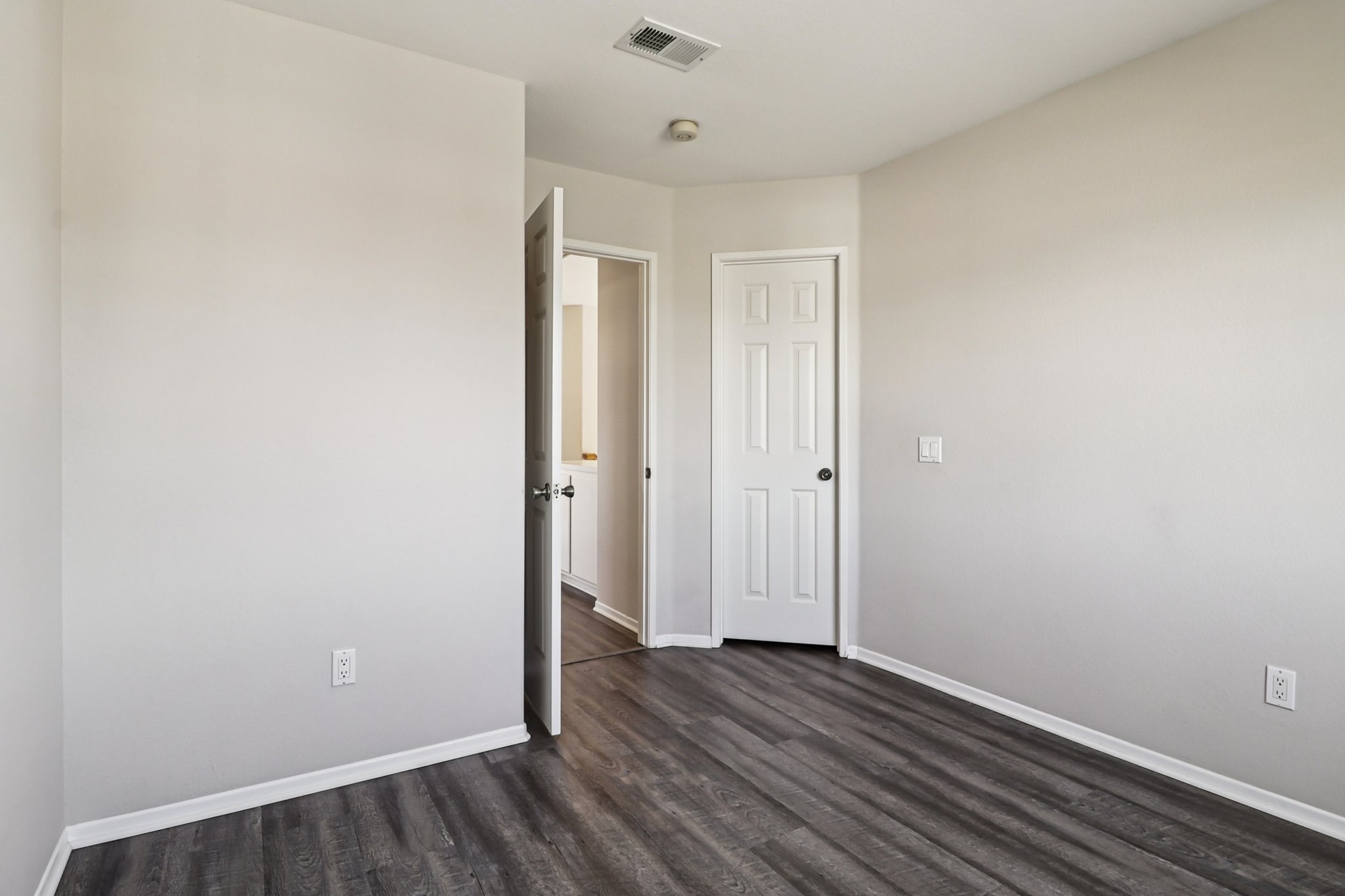 Dartmoor Cir-S1712-033.jpg