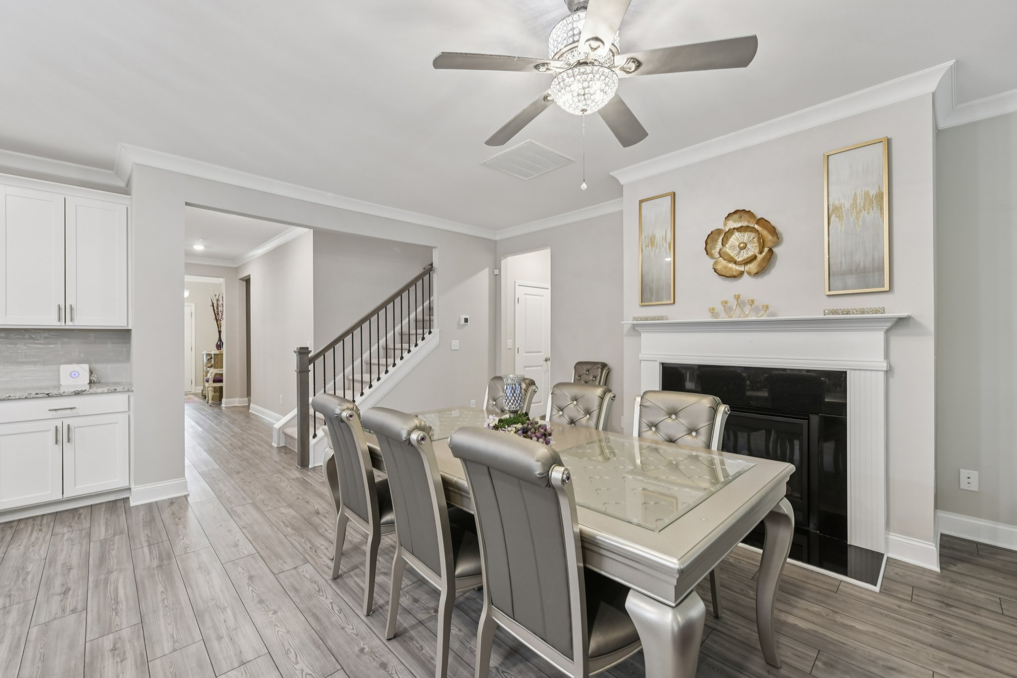 Barlow Pl-S2111-011.jpg