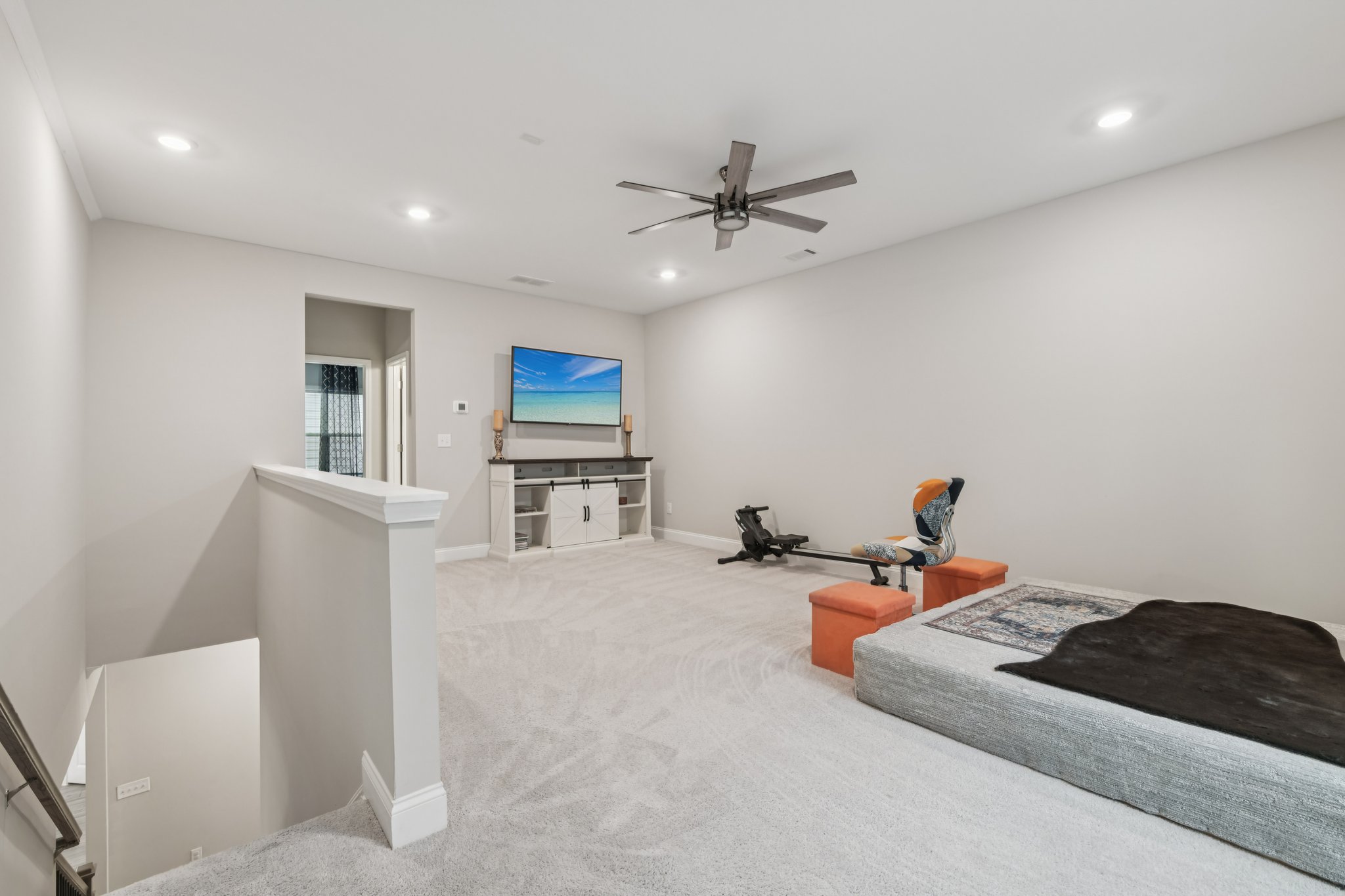 Barlow Pl-S2111-028.jpg