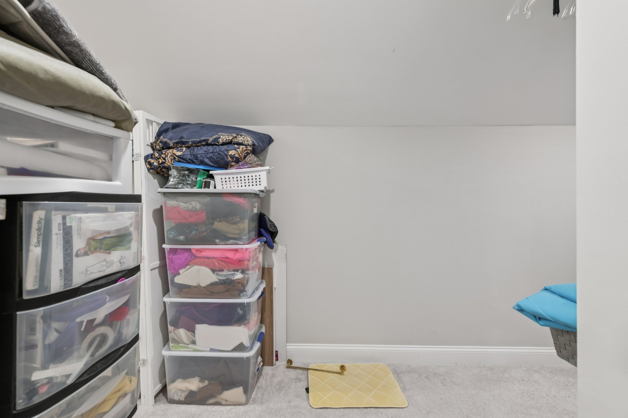 Barlow Pl-S2111-031.jpg