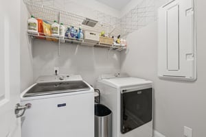 Barlow Pl-S2111-024.jpg