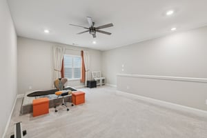 Barlow Pl-S2111-029.jpg