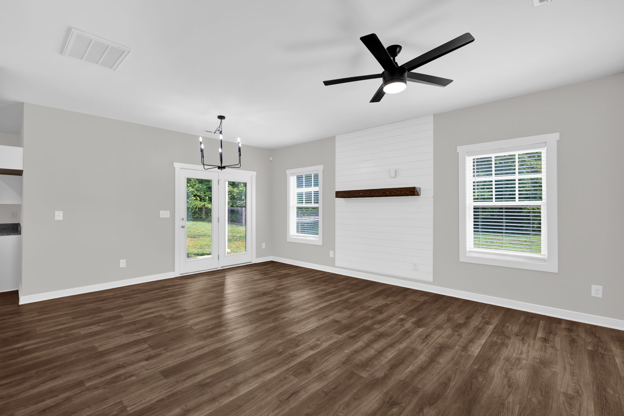 567 E Ridge Ave-6