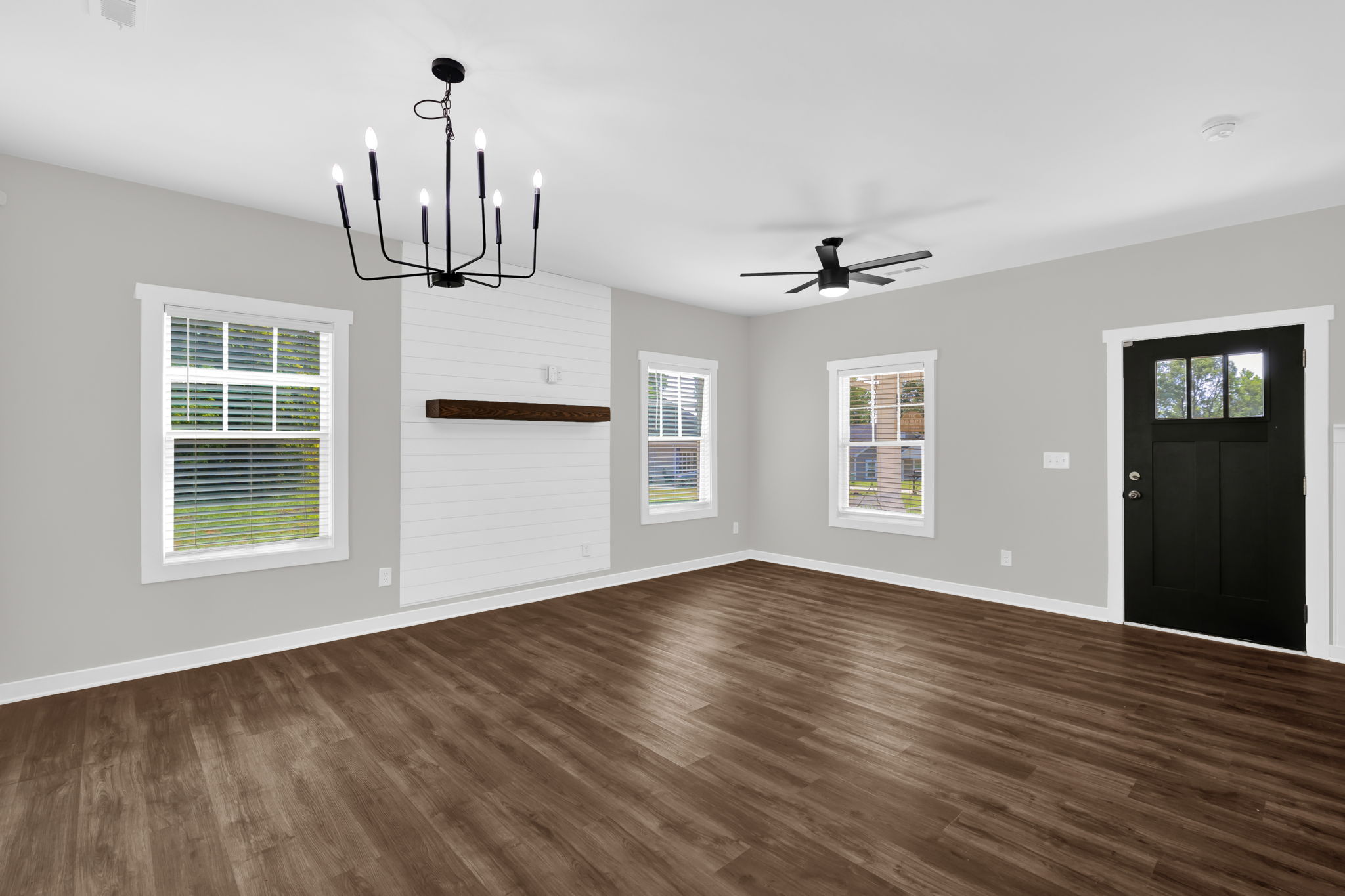 567 E Ridge Ave-9