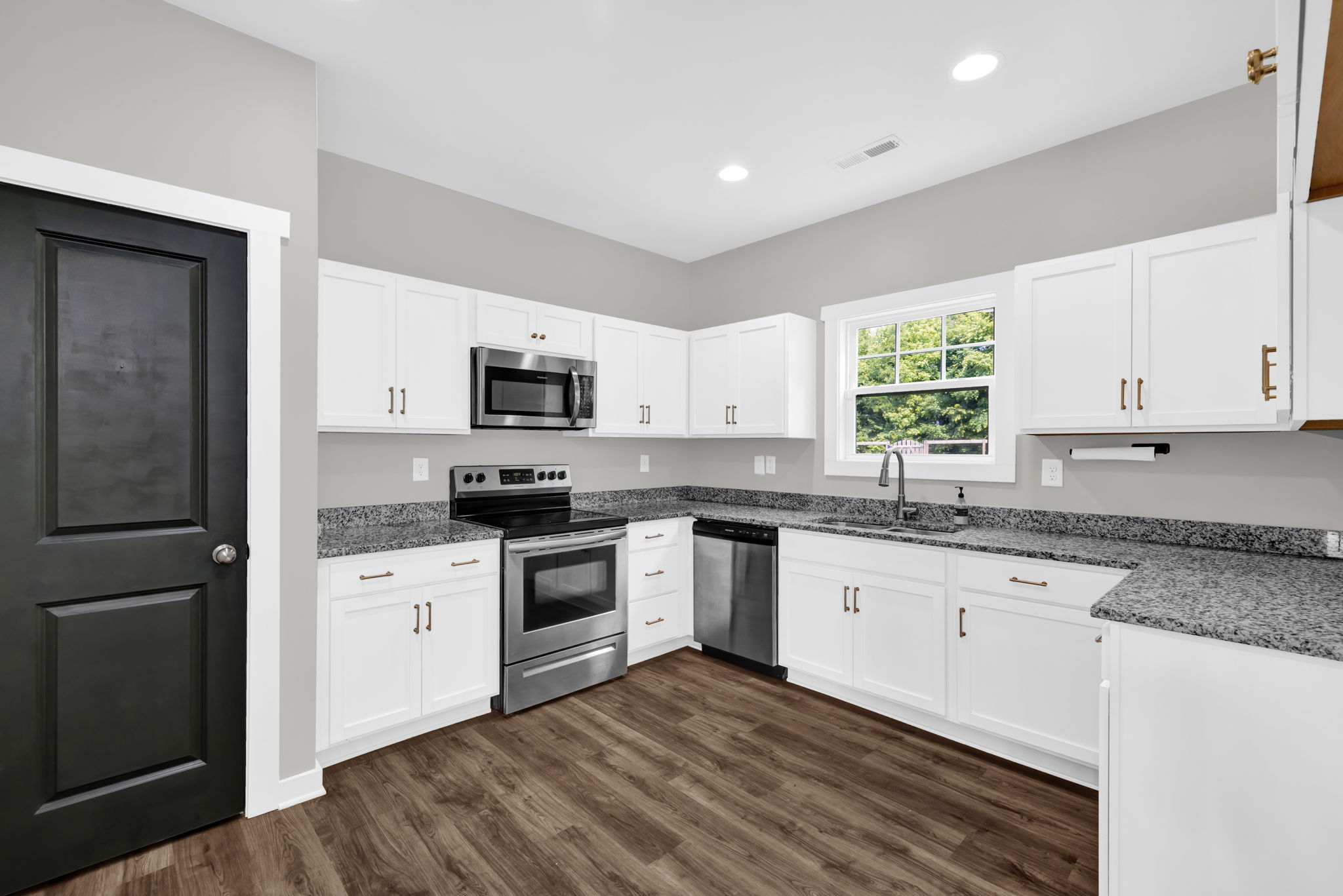 567 E Ridge Ave-10