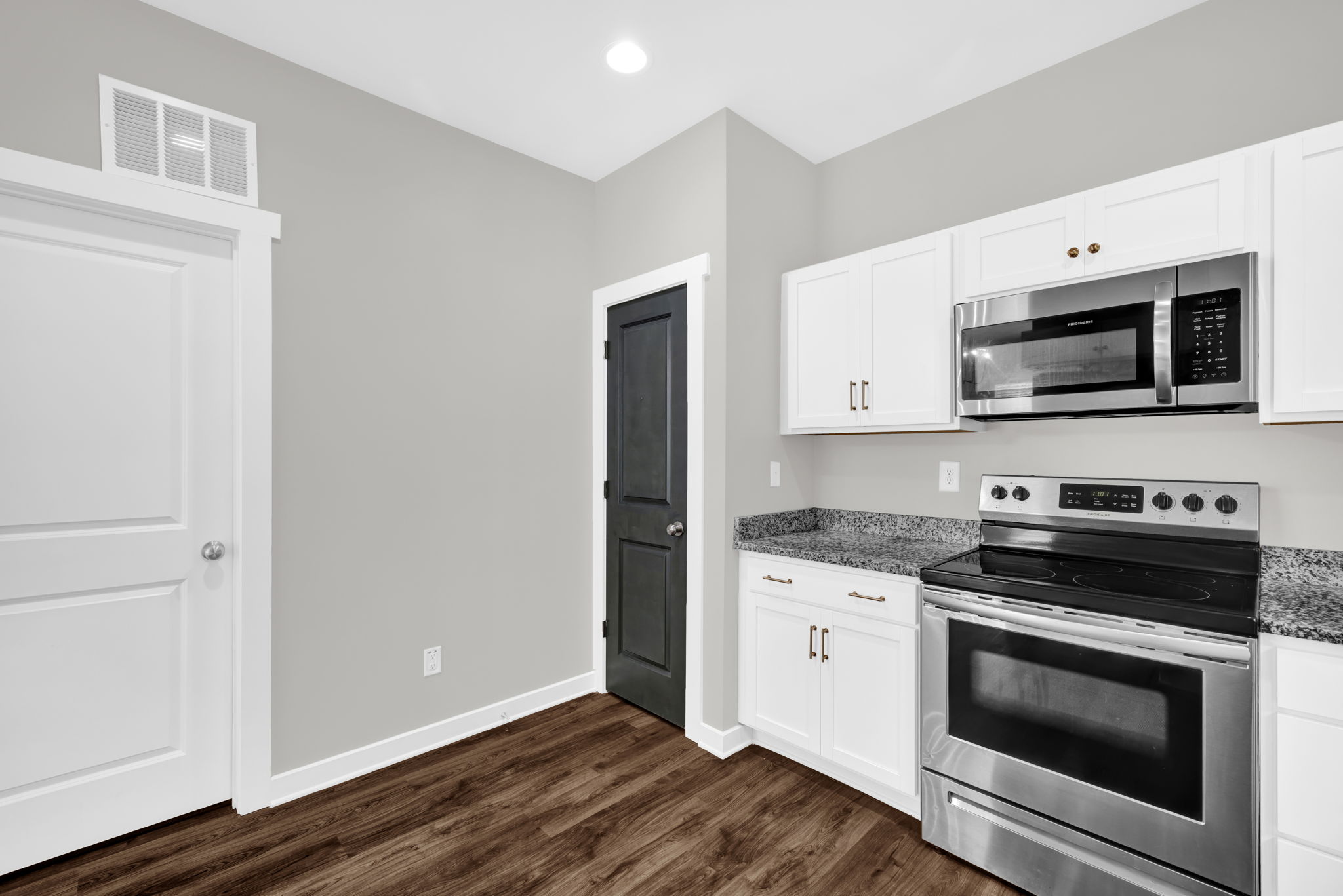567 E Ridge Ave-14