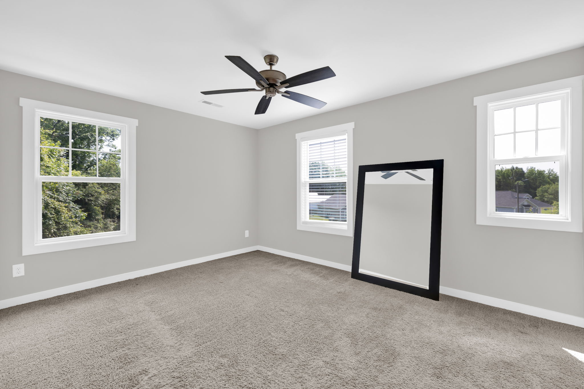 567 E Ridge Ave-16