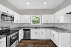 567 E Ridge Ave-11
