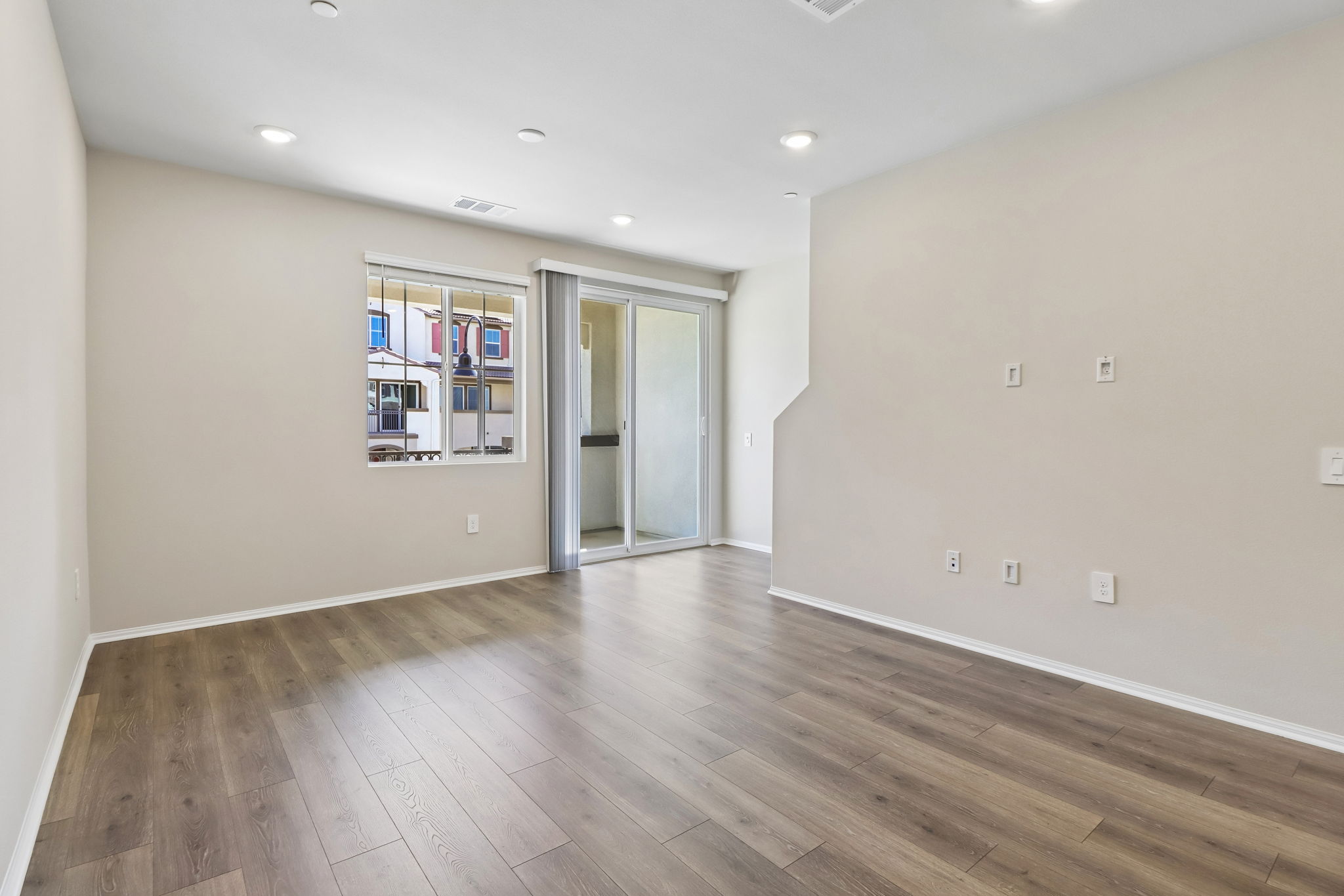 SoCal - Pacifica - 567 Toledo Way Oceanside CA 92057 - 004