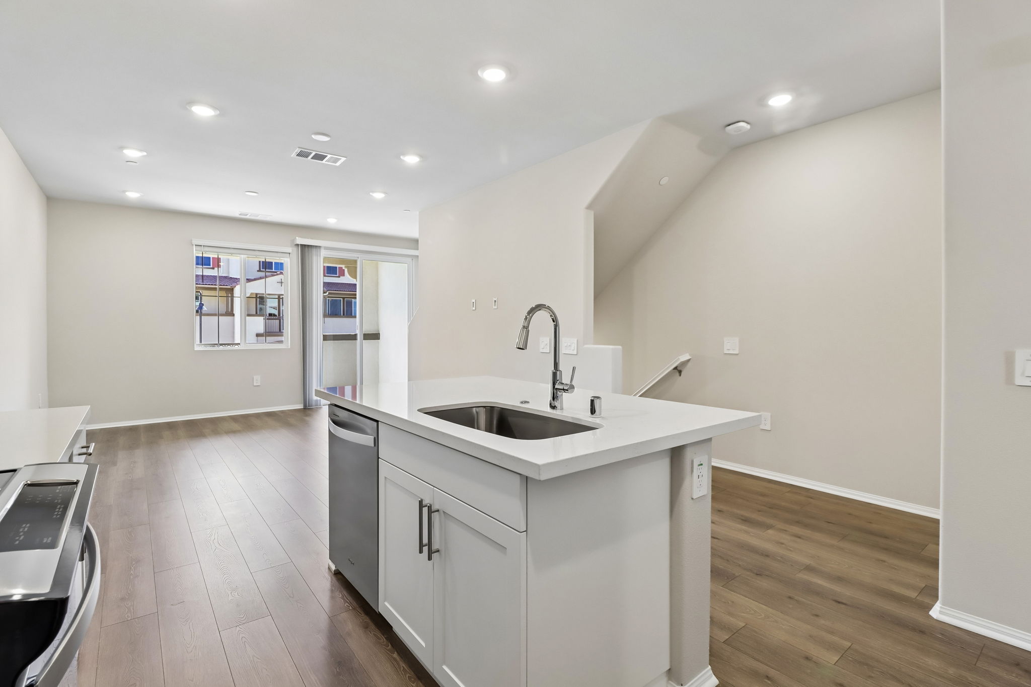 SoCal - Pacifica - 567 Toledo Way Oceanside CA 92057 - 009