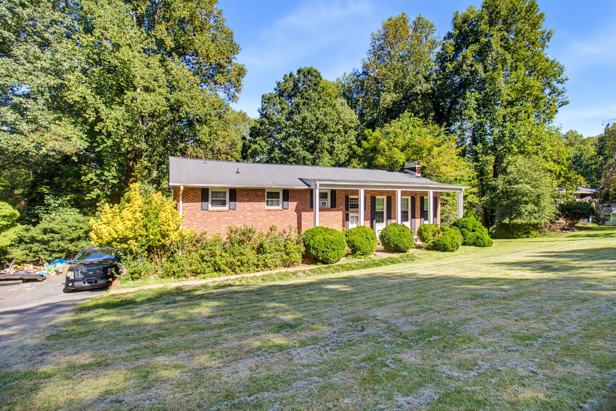 5675 Sweetbriar Rd-3