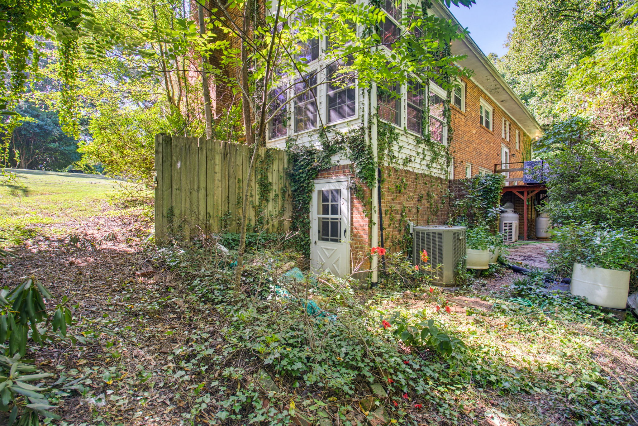 5675 Sweetbriar Rd-30