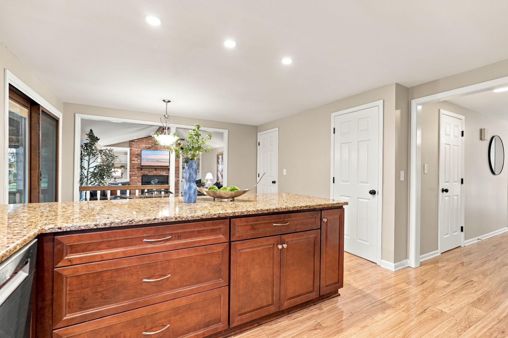  Photo 34