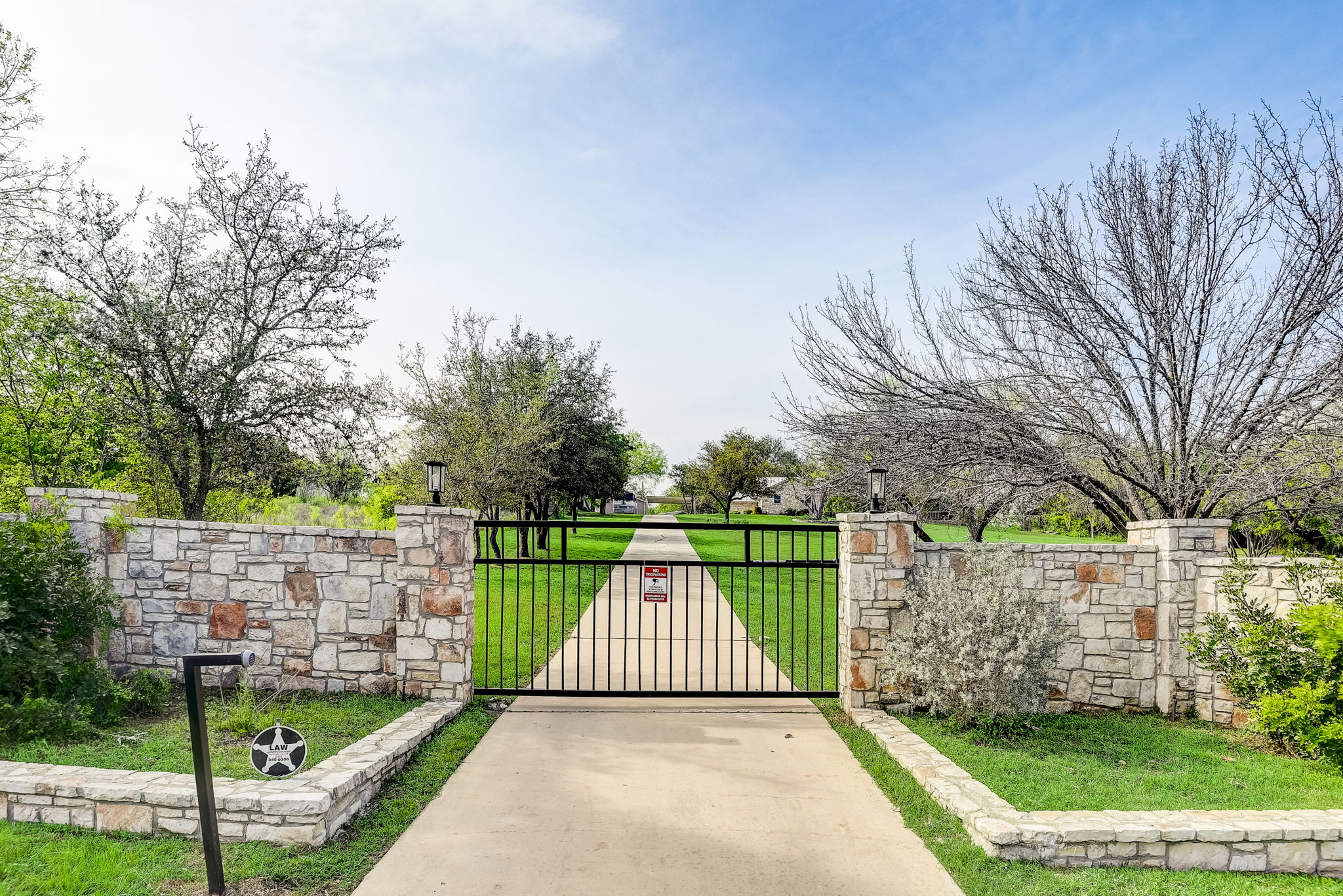 Encino Park Rd-002