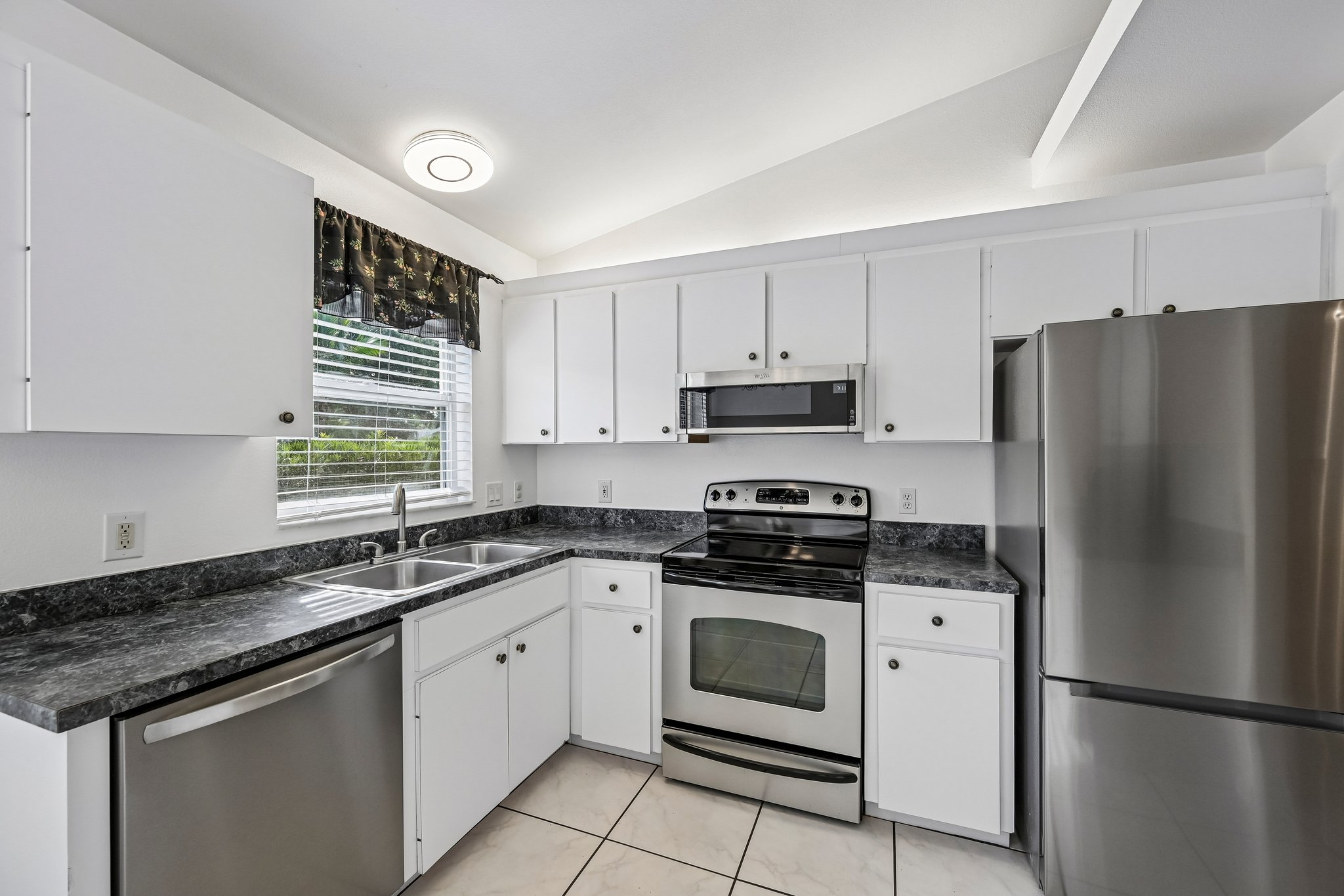 Alden Garden Way-S0210-015.jpg