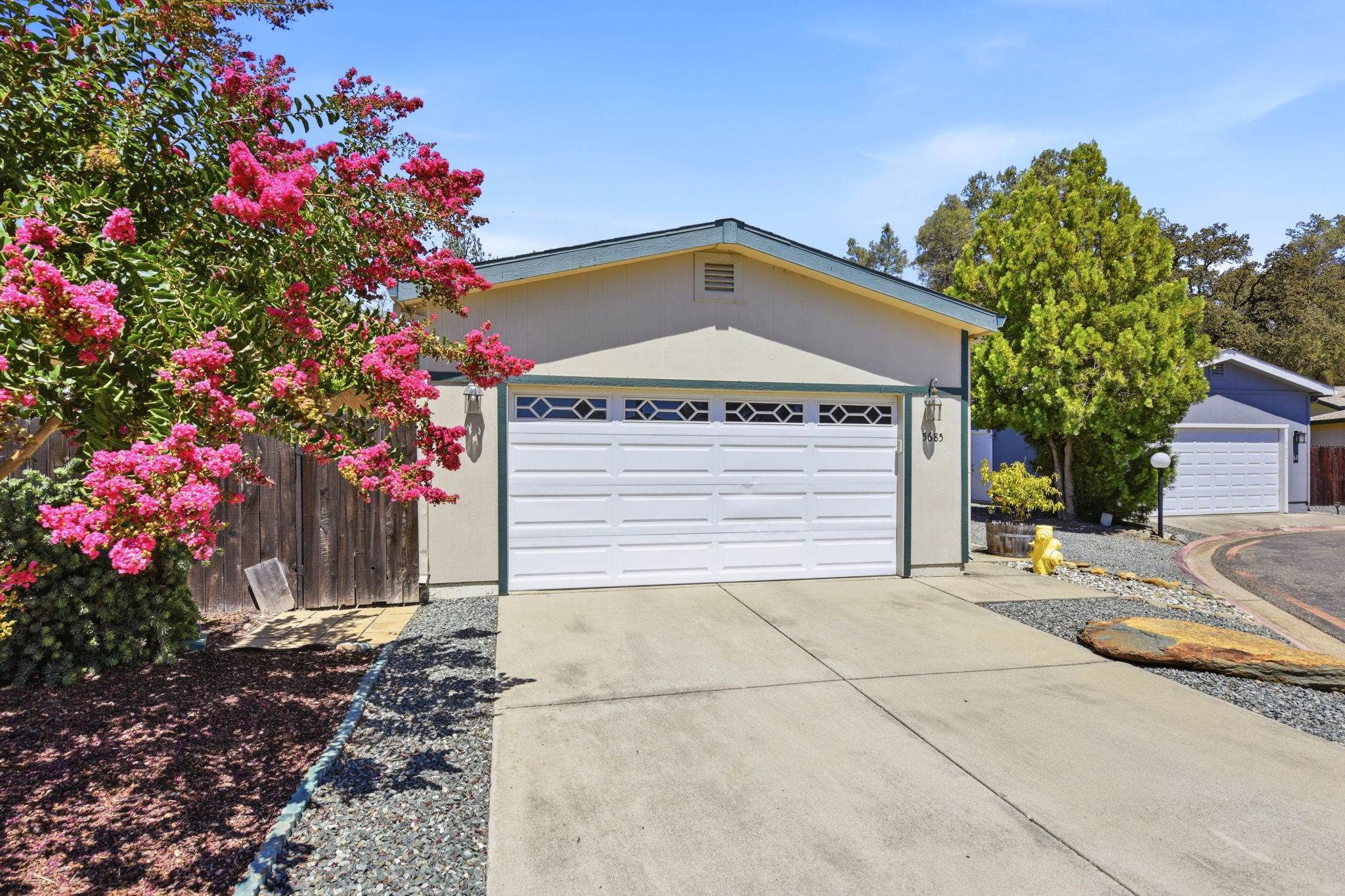 002_F8_5685 Cody Dr