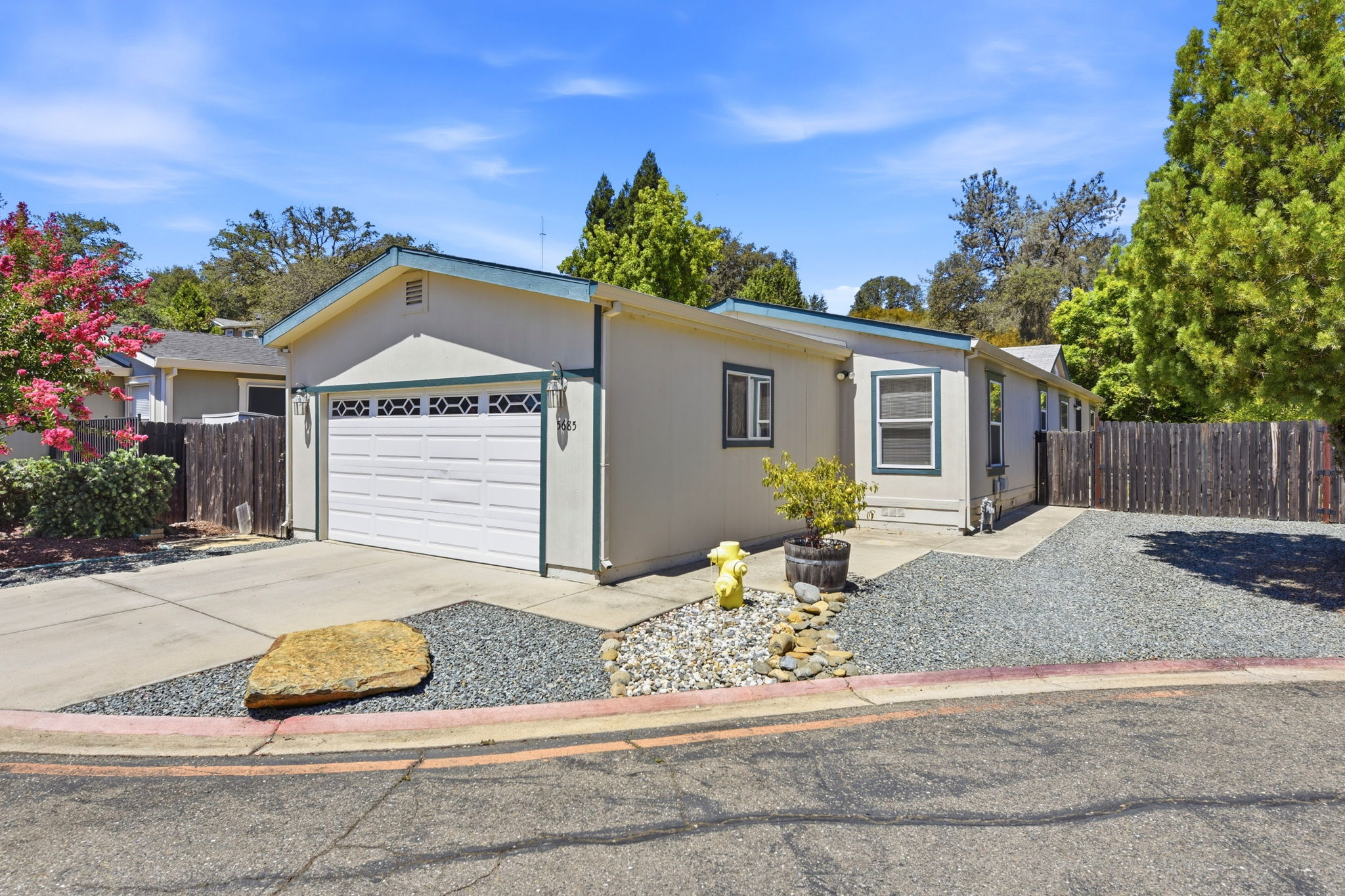 003_F8_5685 Cody Dr