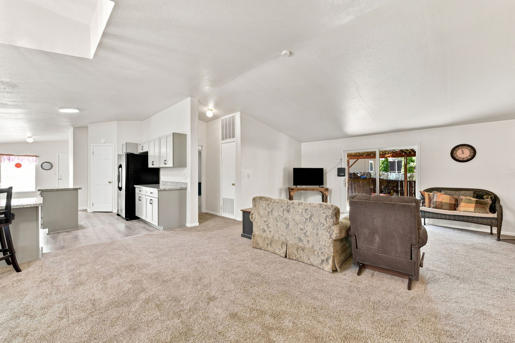005_F8_5685 Cody Dr