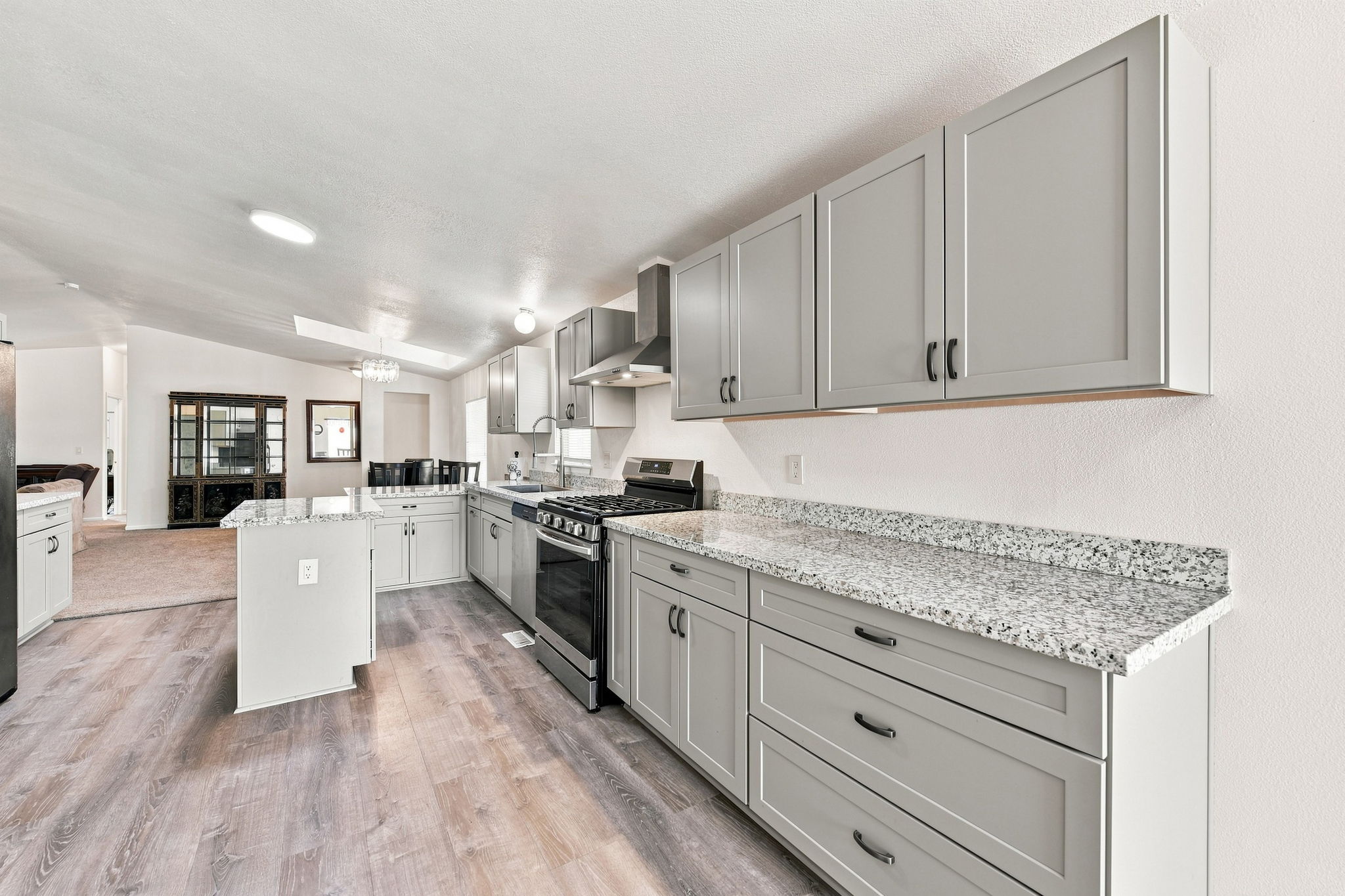 010_F8_5685 Cody Dr