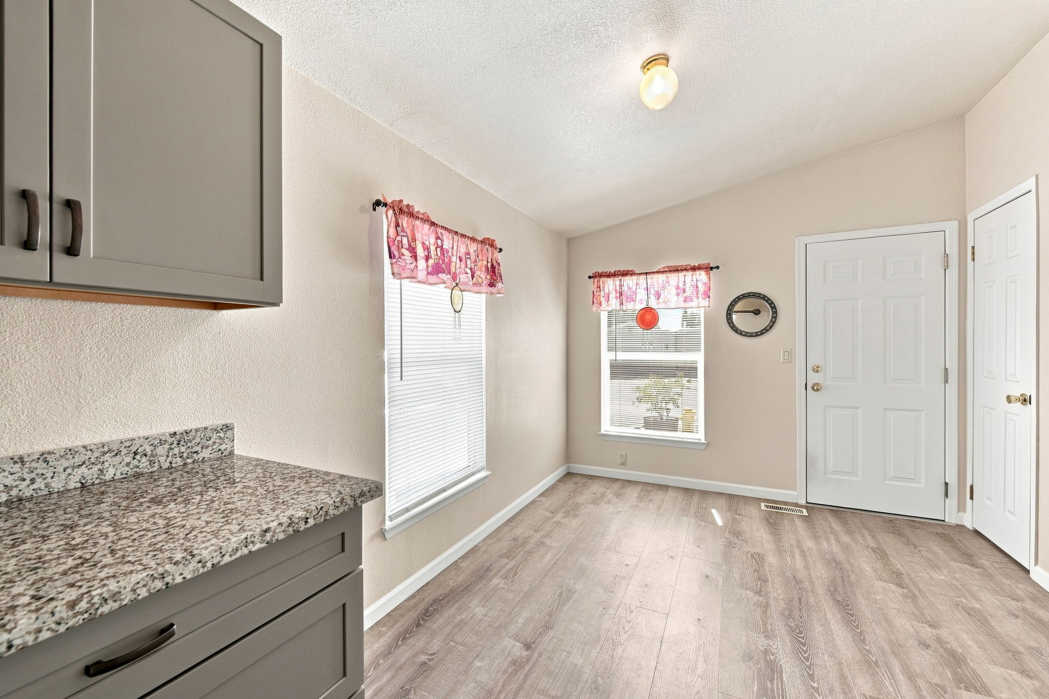 018_F8_5685 Cody Dr