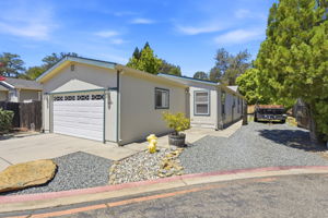 038_F8_5685 Cody Dr