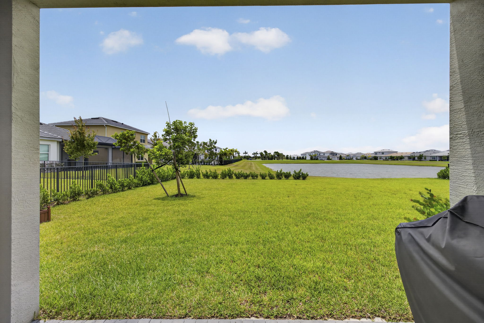  Photo 64