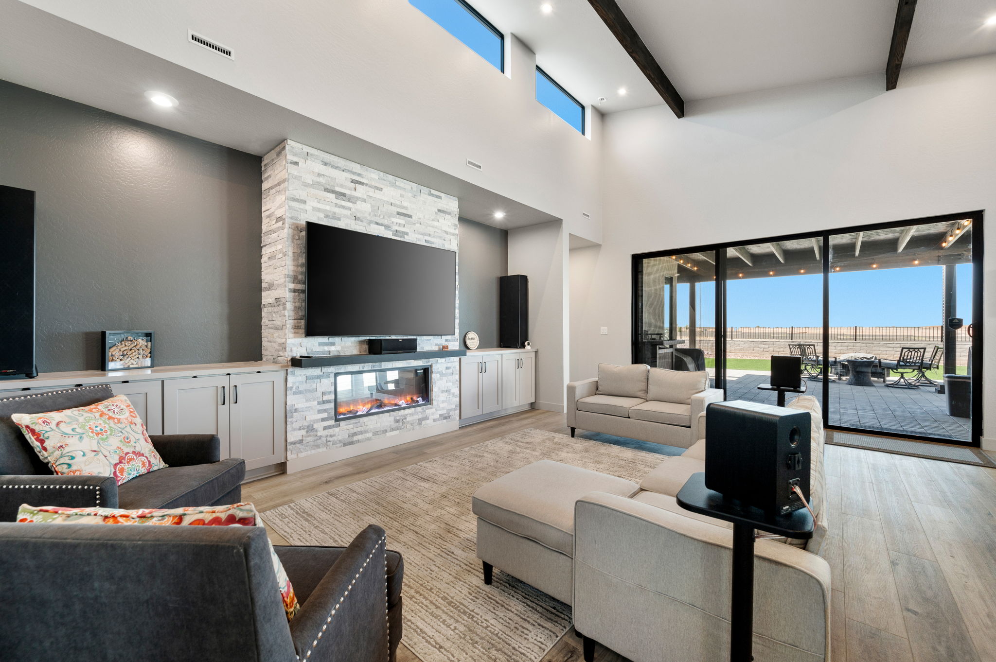 Living Room (2)