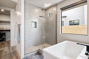 Primary Bathroom (2)