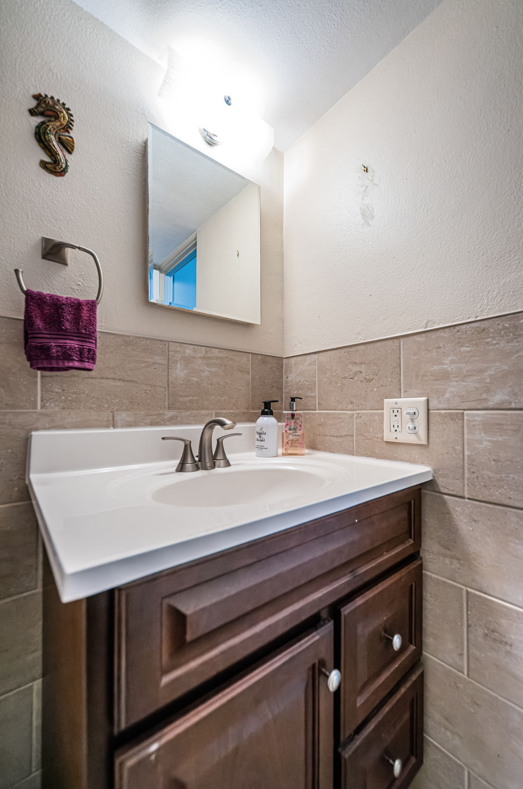 Bathroom 1b