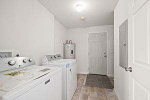  Photo 31