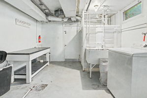  Photo 35