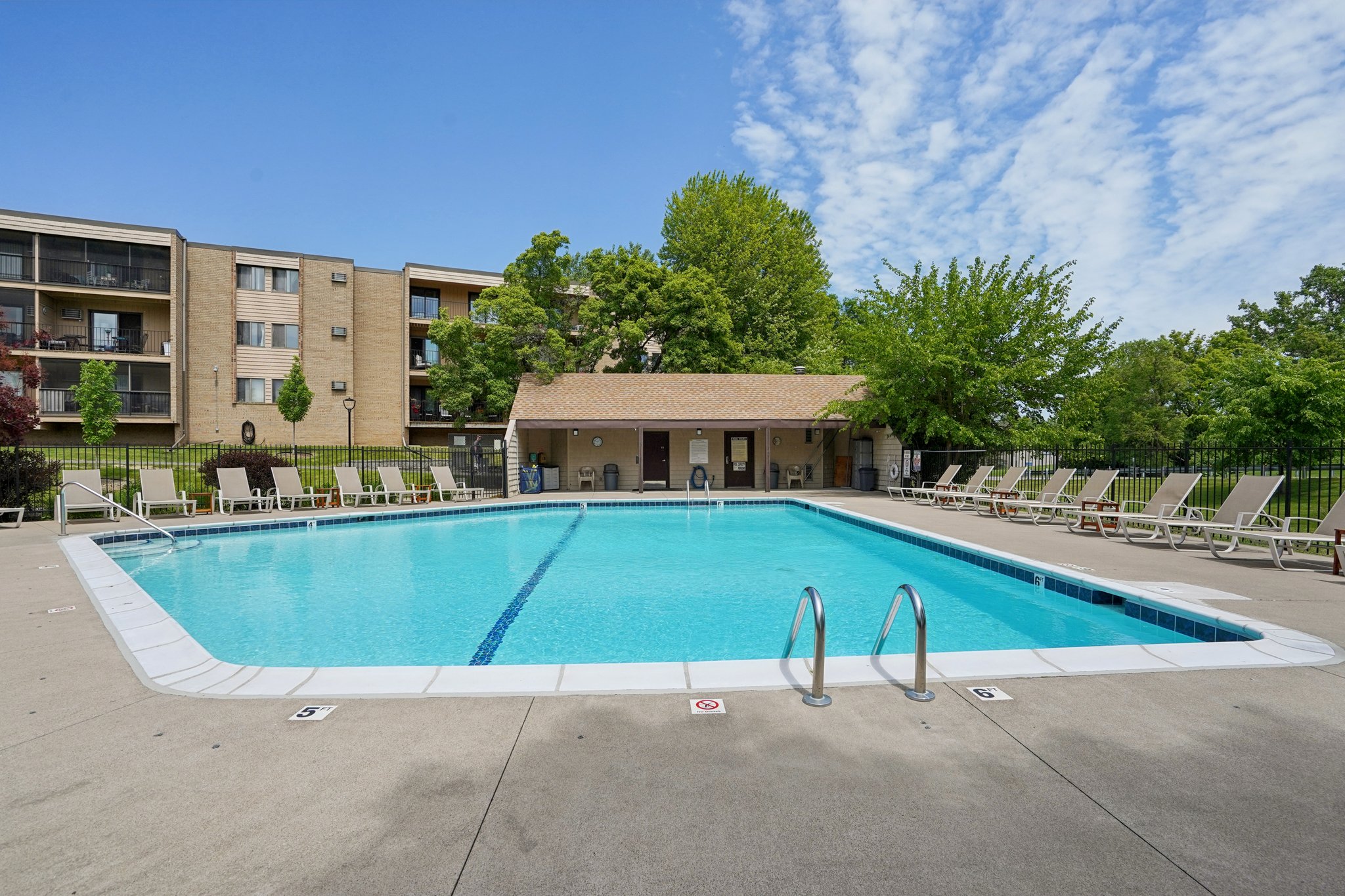 Green Cir Dr 216-3005-911.jpg
