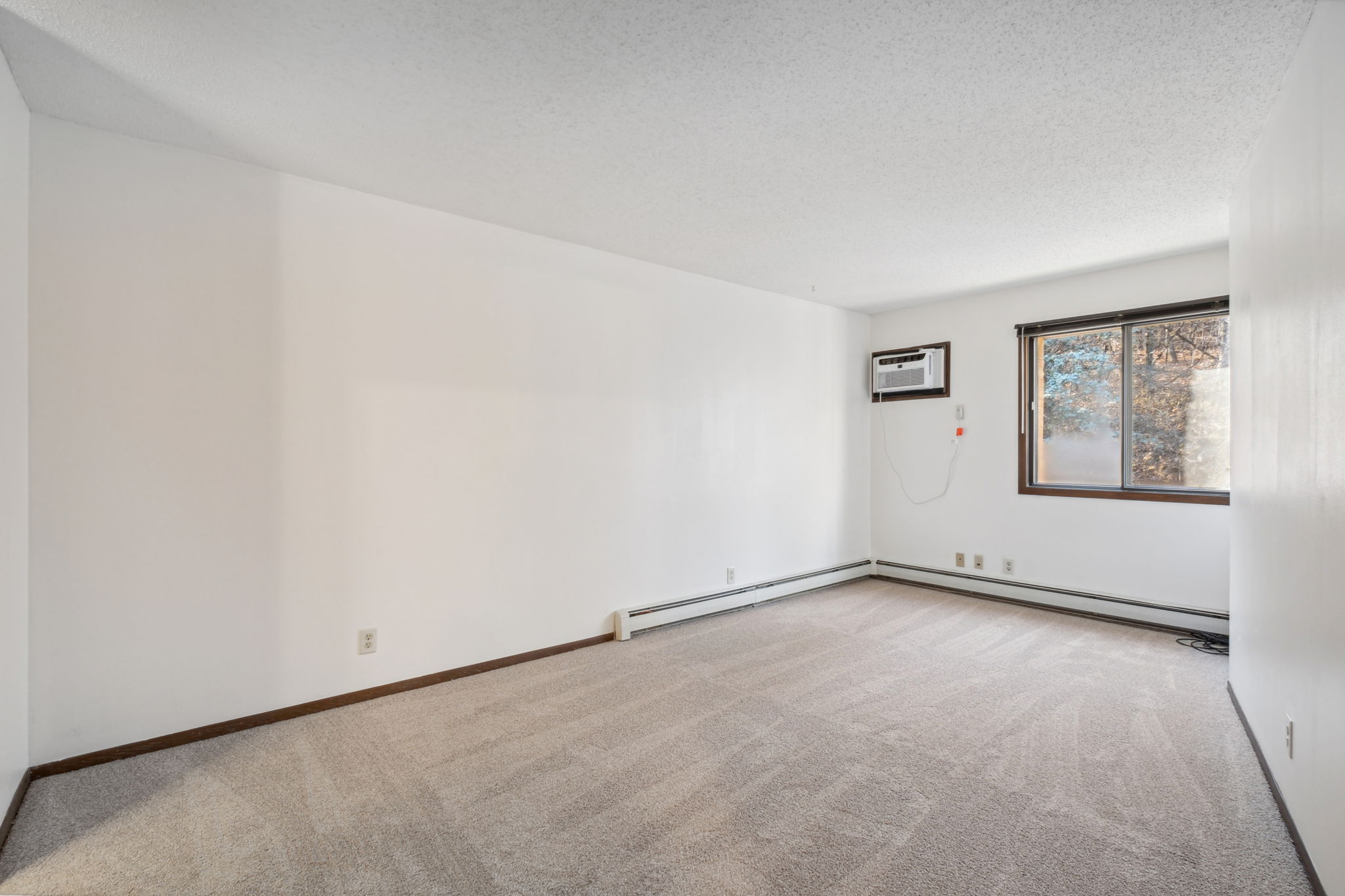 13_Interior