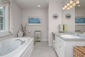 BedroomPrimaryBath-4