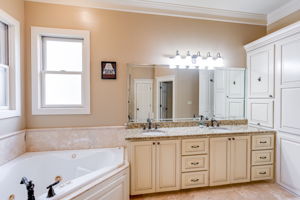 2 (15 of 28) Master Bathroom
