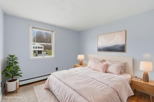 DSC05784 virtually staged.jpeg