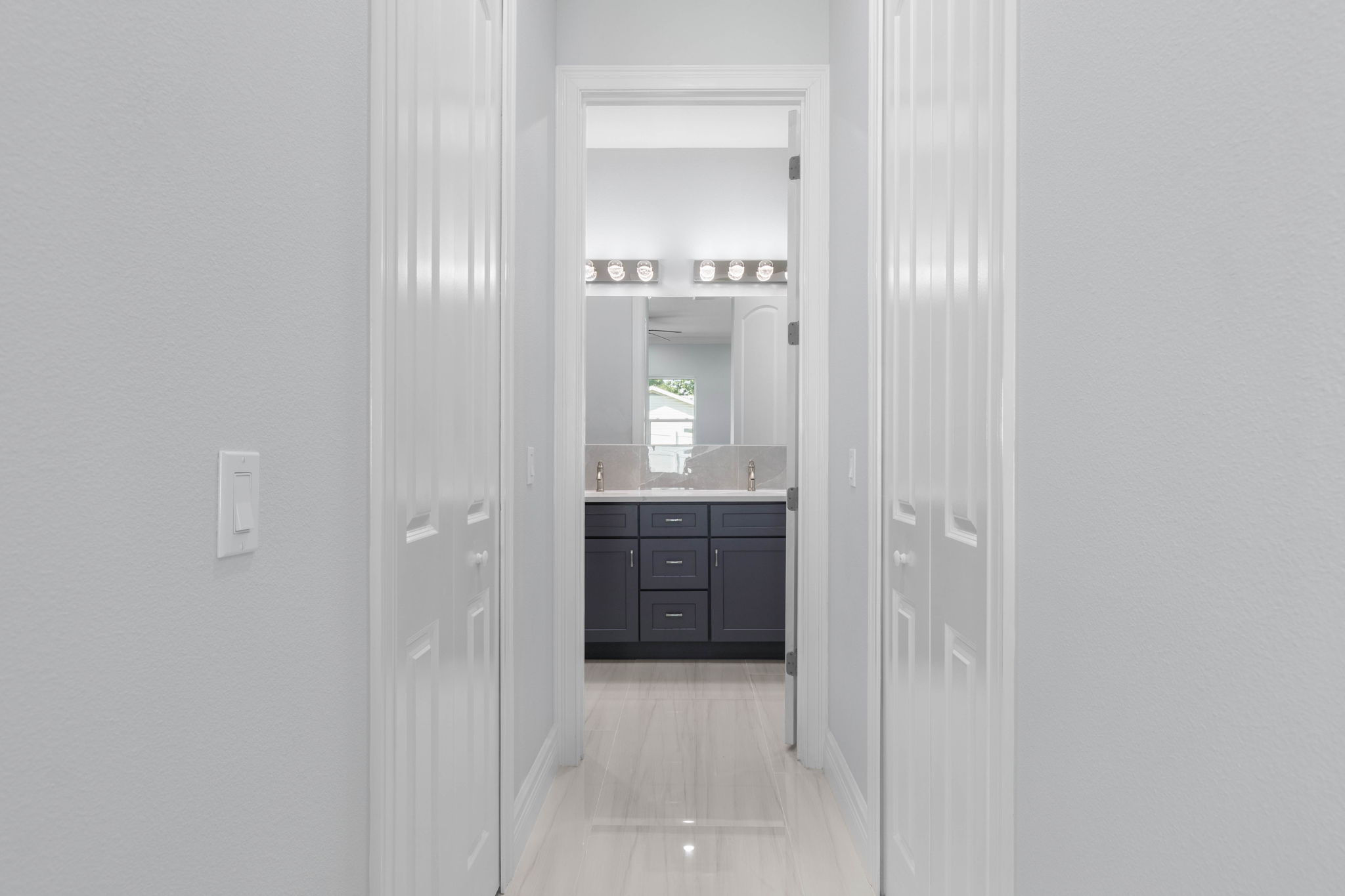 Primary Bedroom 2 Walk-in Closets