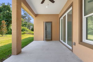 Lanai with bathroom access
