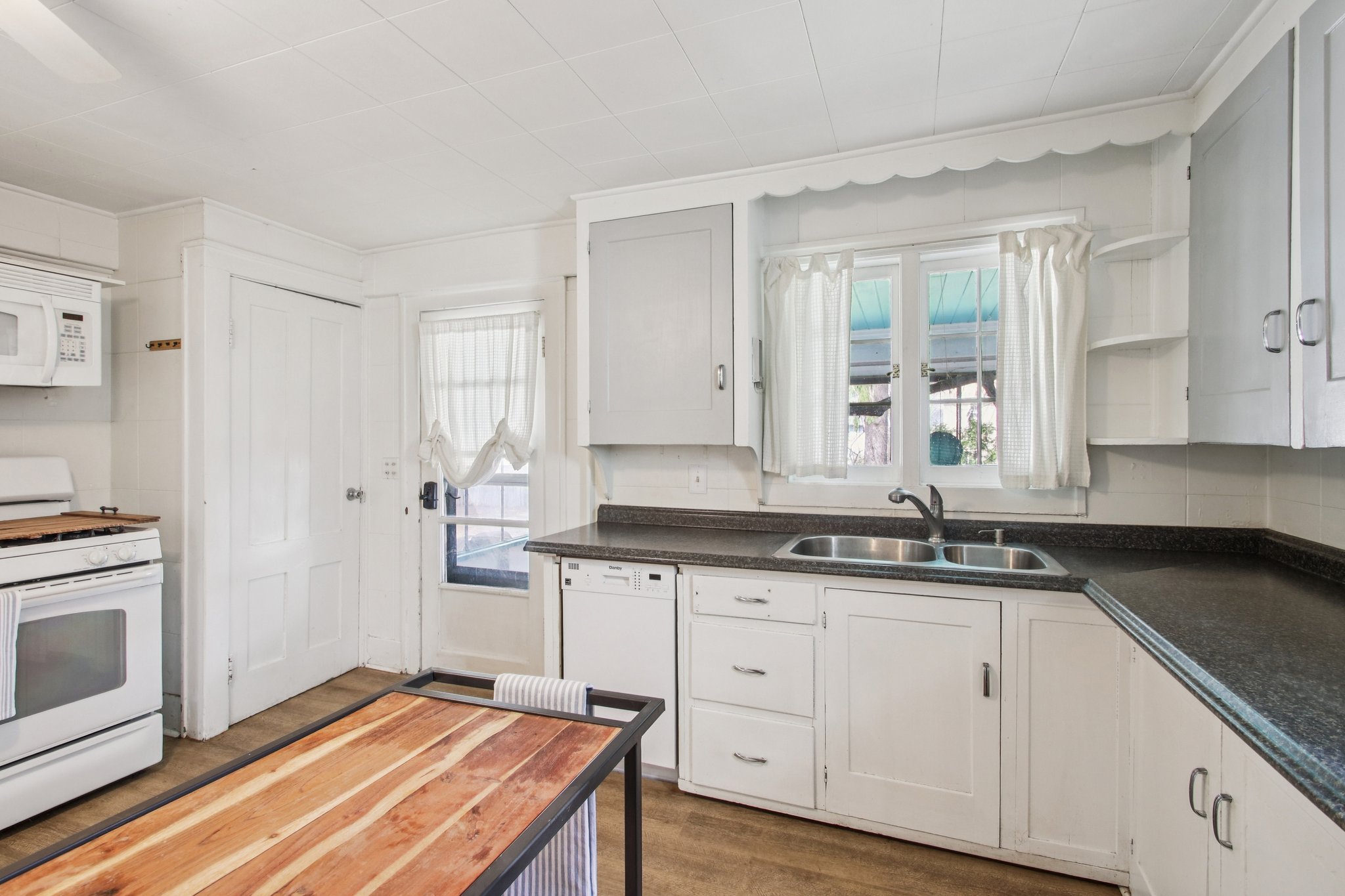 High St-S0704-016.jpg