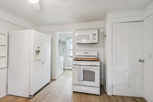 High St-S0704-017.jpg