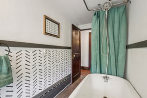 High St-S0704-029.jpg