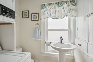 High St-S0704-030.jpg