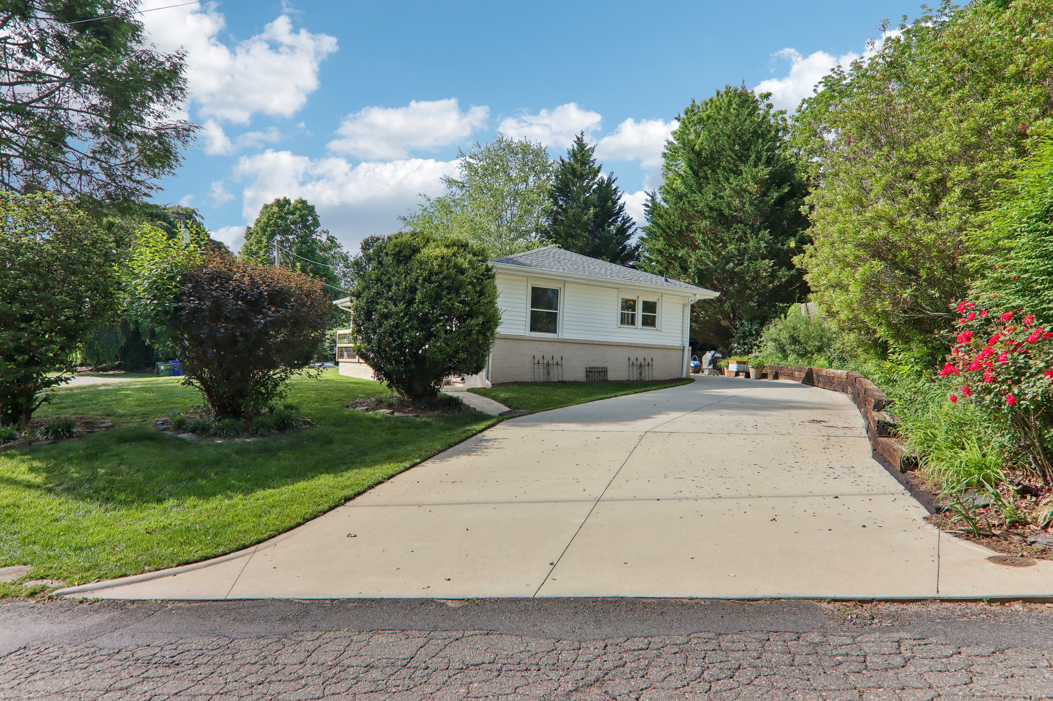 Langwell Ave-S1305-006.jpg