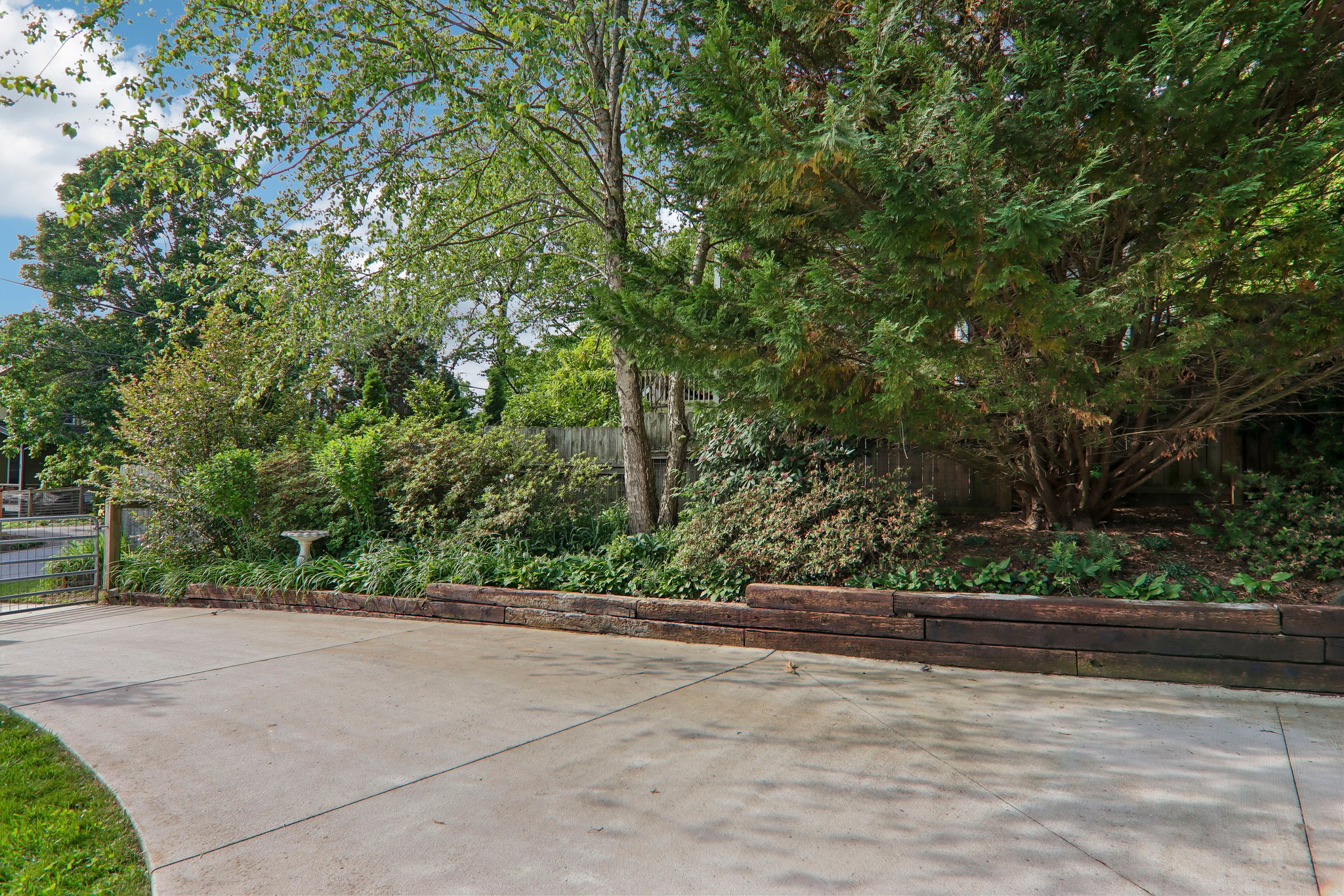 Langwell Ave-S1305-041.jpg