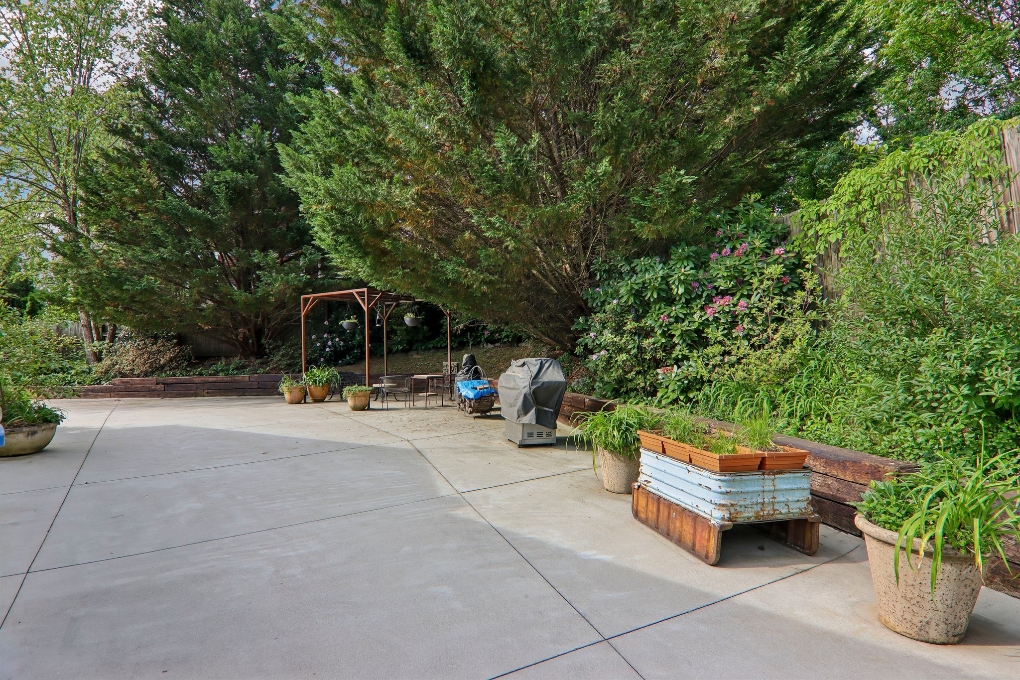 Langwell Ave-S1305-047.jpg