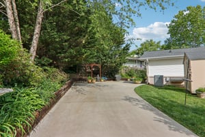 Langwell Ave-S1305-040.jpg